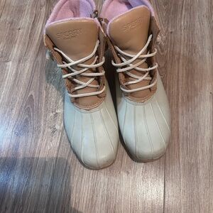Sperry Women's Tan and Cream Winter Boots